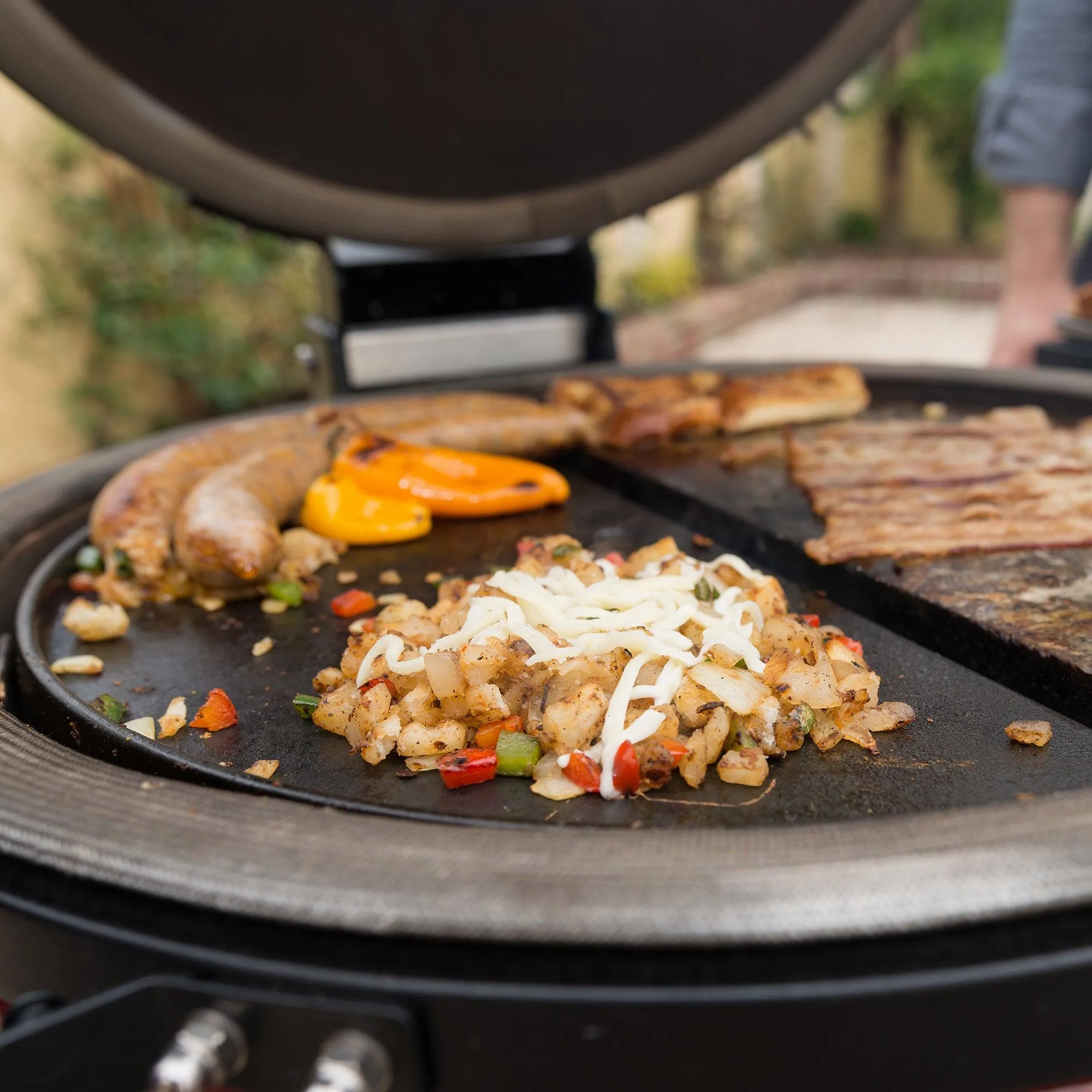 Kamado Joe Classic II with Discovery Pack